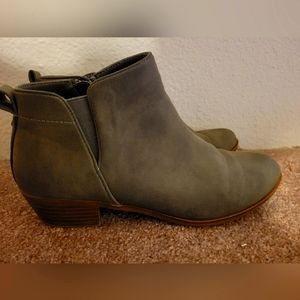 Treasure & Bond Size 6 Grey Ankle Boots